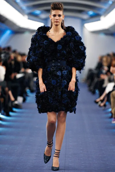 Look 32